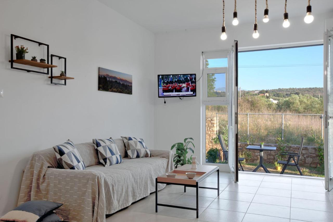 Livingfy Apt With Mountain View & Garden Vamos Ngoại thất bức ảnh